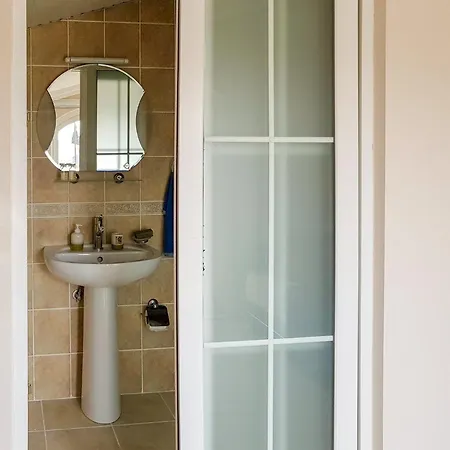 3-bedroom By The Pool * ベレキ